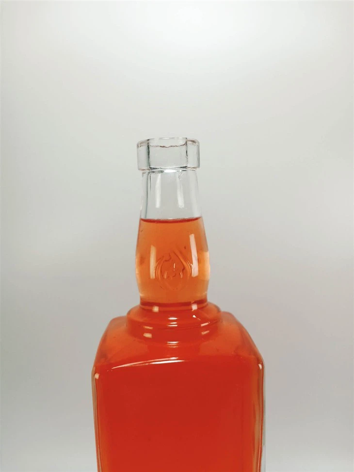 Transparent Flint Glass Bottle Flat Glass Bottle For Tequila Liquor 750ml